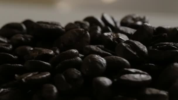 Fresh roasted coffee beans — Stock Video