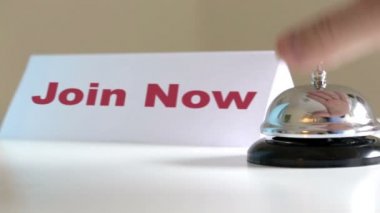 Şimdi Resepsiyon zili katılmak