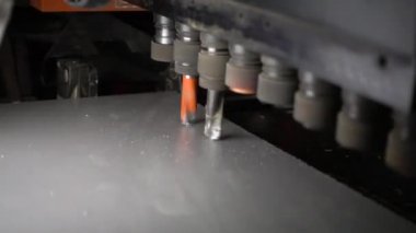 Ağır çekimde Mdf yılında menteşe Delme