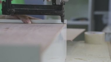 Marangozluk çekmecelerde bina