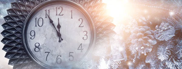 시계달린 라이트 휴일등 시간은 크리스마스 2021 줍니다 휴가의 — 스톡 사진