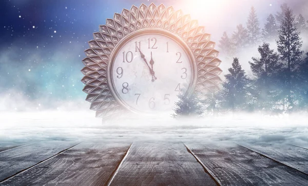 Téli Havas Táj Fenyőfákkal Órával Neonfények Ünnepi Fények Idő Mutatja — Stock Fotó