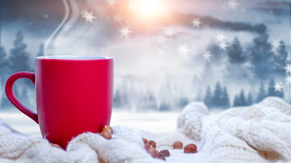 Червона Чашка Кавою Чай Засніженому Тлі Зимовий Ліс Червона Чашка — стокове фото