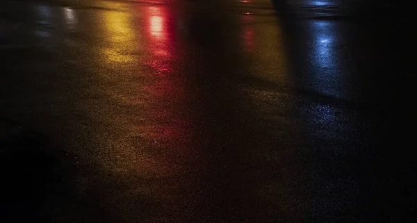 Bitume Humide Vue Nuit Réflexion Néon Sur Sol Béton Scène — Photo