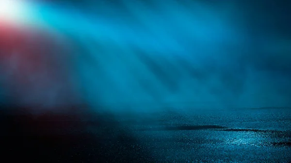 Темно Холодная Мокрая Улица Асфальт Неоновый Свет Отражение Неона Воде — стоковое фото