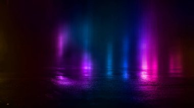 Islak asfalt, gece görüşü, beton zeminde neon yansıması. Gece boş sahne, stüdyo. Karanlık, soyut bir arkaplan. Ürün Şovu Spotlight Arkaplanı.