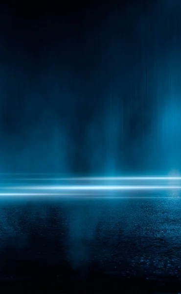 Rua Escura Asfalto Molhado Reflexos Raios Água Abstrato Fundo Azul — Fotografia de Stock