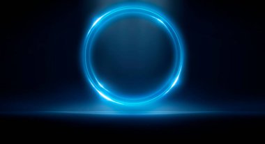 Neon dairesi. Karanlık sokak, neon ışığı, duman. Neon parıltısı, ıslak asfalt ve suya yansıyan soyut koyu arkaplan. Neon Işınları ve Çizgileri.