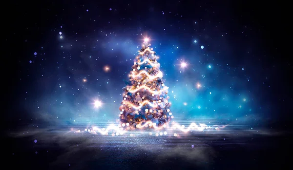 Notte Inverno Foresta Fantasia Paesaggio Con Albero Natale Decorato Luci — Foto Stock