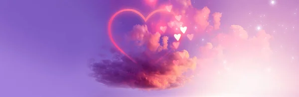 爱的云彩未来的抽象风景 粉色和橙色的霓虹灯 美丽的粉色日落 水面上的云彩 心脏跳动的光 — 图库照片