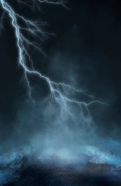 Dramatik boş doğa geçmişi. Fırtınada şehrin karanlık gece manzarası. Şimşek çakıyor. Suyun üzerindeki ışığın yansıması. 