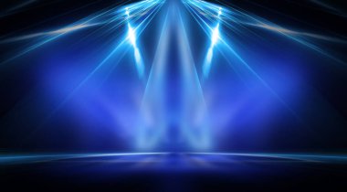 Boş sahne gösterisinin arka planı. Neon ışığı ve lazer gösterisi. Karanlık bir arka planda lazer fütüristik şekiller. Mavi neon ışığı, suda simetrik yansıma, geleceksel manzara, sahne.