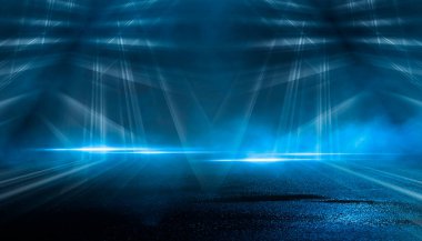 Soyut neon fütüristik arka plan. Işık ışınlarının bozulması. Karanlık fütüristik sahne, duman, sis, ışınlar ve çizgiler. İllüzyon fantastik, neon arka plan, tünel. Neon ışıkları olan karanlık sokak sahnesi. 