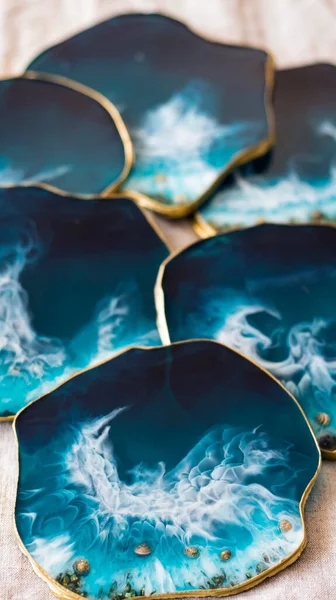 보관함 에폭시 스타일의 푸른색 페인트 테이블 바다의 — 스톡 사진