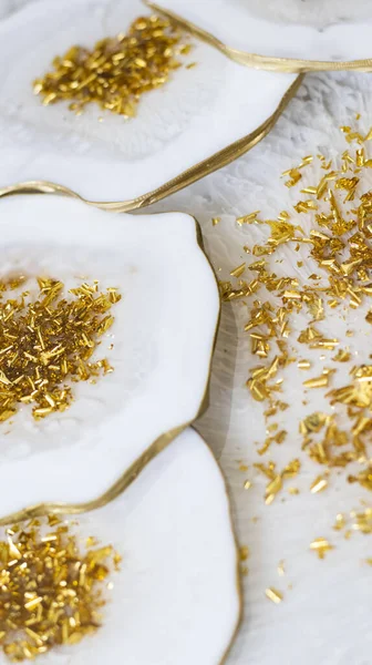 Portavasos Bandeja Resina Epoxi Corte Piedra Mármol Blanco Con Adorno —  Fotos de Stock