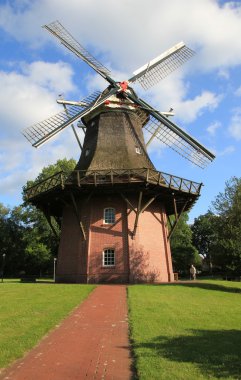 Eski güzel yel değirmeni