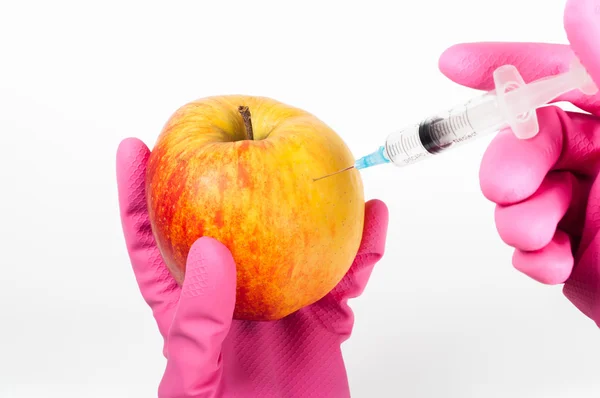Генетически модифицированное яблоко — стоковое фото