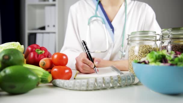 Alimentación Vegetal Nutrición Concepto Medicación Nutricionista Ofrece Dieta Verduras Saludables — Vídeo de stock