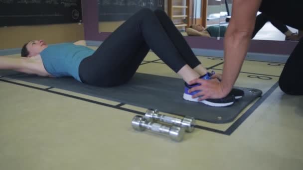 Les Parieurs Fitness Vêtements Sport Faisant Des Exercices Salle Gym — Video