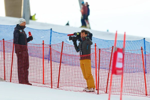TV-teamet på Fis Ski World Cup i lutningen på Hammarbybacken — Stockfoto
