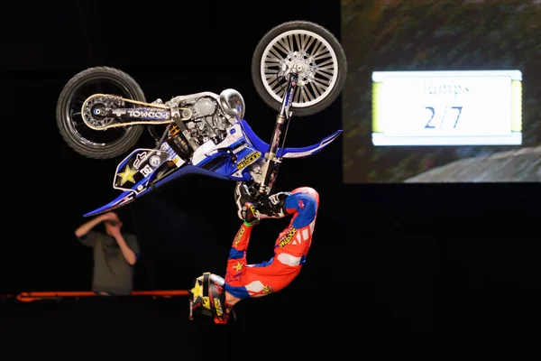 Acrobatic jump from Libor Podmol (CZE) at the Night of the jumps — Stock Photo, Image