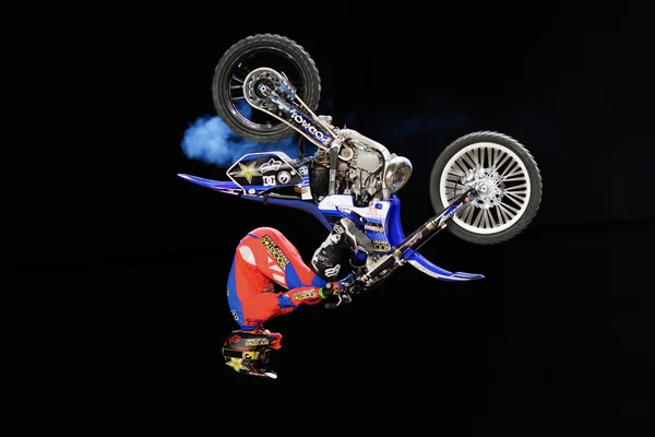 Acrobatic jump from Libor Podmol (CZE) at the Night of the jumps — Stock Photo, Image