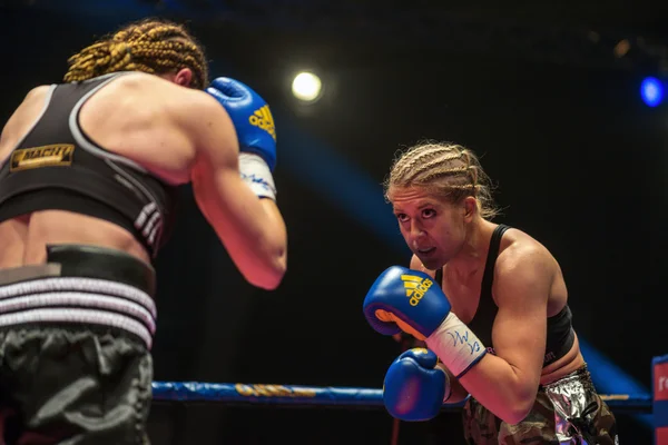 Boxe noturno de luta nórdica entre Klara Svensson (SWE) e Lucia — Fotografia de Stock