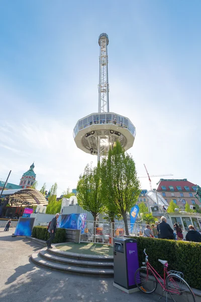 Village Eurovision avec la Sky Tower à Kungstradgarden à Stoc — Photo