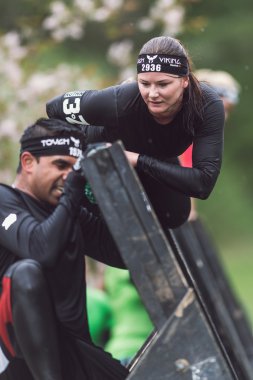 Stockholm Stadion ve Re etrafında Zorlu Viking engel kursu