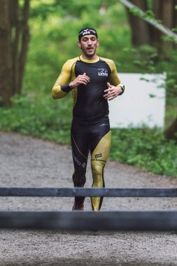 Stockholm Stadion ve crawli etrafında Zorlu Viking engel kursu