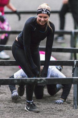 Stockholm Stadion ve crawli etrafında Zorlu Viking engel kursu
