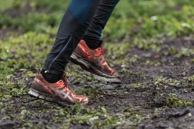 Su ve yangın ob ile Stockholm Stadion etrafında Tough Viking