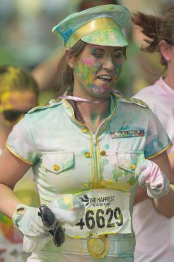 Kostüm renk çalıştırmak renk istasyonlarında arasında kadın runner