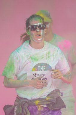 Renk çalıştırmak Tropico pembe renk istasyonunda kadın oyundaki