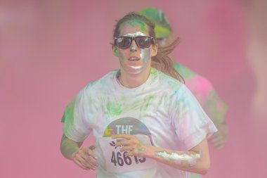 Renk çalıştırmak Tropico pembe renk istasyonunda kadın oyundaki