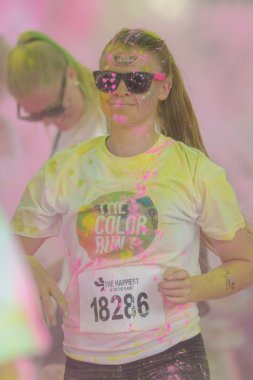 Renk çalıştırmak Tropico pembe renk istasyonunda kadın oyundaki