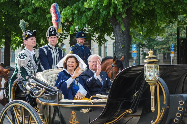 Cortège royal avec la reine Silvia et le roi Carl-Gustav — Photo