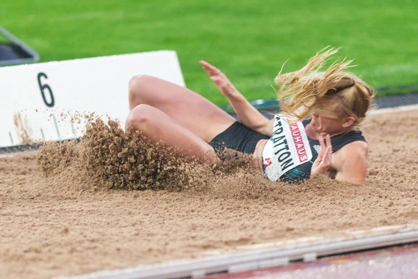 Brooke Stratton en el salto de longitud en la IAAF Diamond League en S — Foto de Stock