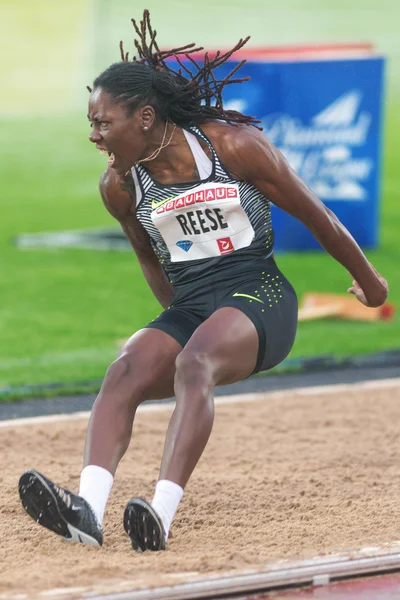 Brittney Reese en el salto de longitud en la IAAF Diamond League en St. — Foto de Stock