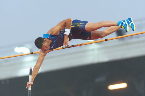 Konstantinos Filippidis en la bóveda de pértiga para hombre en la IAAF Diamo — Foto de Stock