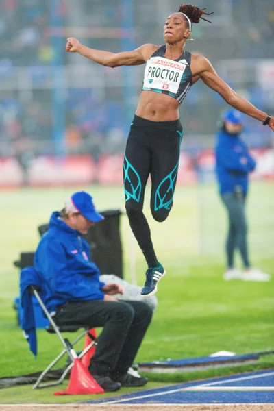 Shara Proctor en el salto de longitud de las mujeres en la IAAF Diamond League — Foto de Stock