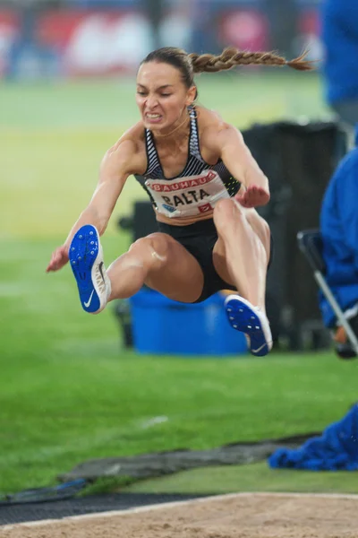 Ksenija Balta nel salto in lungo alla IAAF Diamond League di Sto — Foto Stock