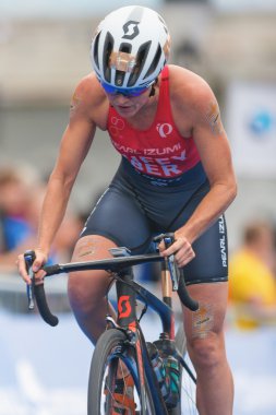 Bisiklet ve koşu arasında geçiş öncesi son tur th