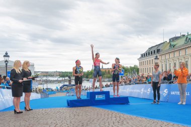 Kazanan Flora Duffy (NZL), ikinci Andrea Hewitt (NZL) ve üçüncü Helen Jenkins (GBR)