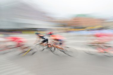 Mens BT Bisiklete binme renkli odaklanmamış hareket yakalar