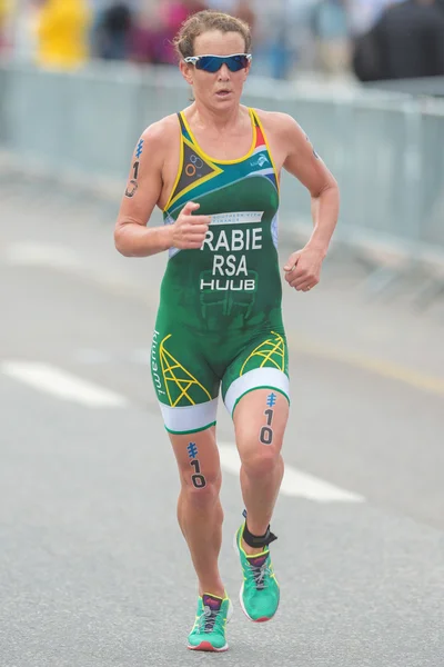 Mari Rabie (RSA) at the last lap at the the running in the Women — Stock Photo, Image