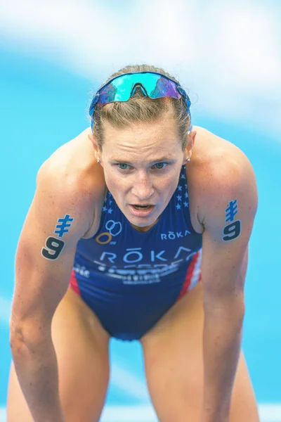 Katie Zaferes (USA) at the finish area in the Women ITU Triathlo — Stock Photo, Image