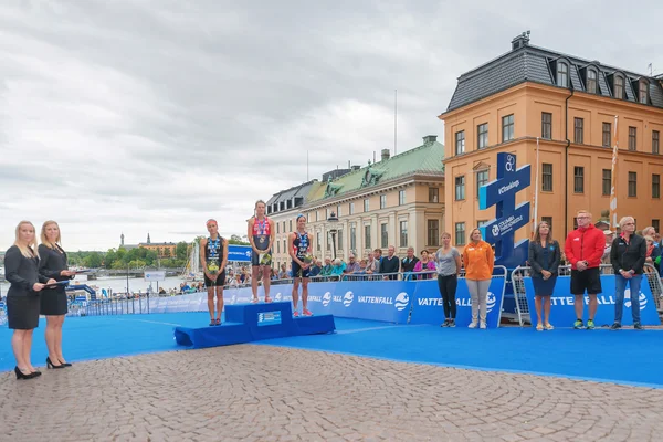 Vinnaren Flora Duffy (NZL), andra Andrea Hewitt (NZL) och tredje Helen Jenkins (GBR)) — Stockfoto