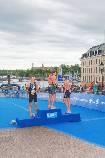 Siegerin Flora Duffy (NZL), Zweite Andrea Hewitt (NZL) und Dritte Helen Jenkins (GBR)) — Stockfoto