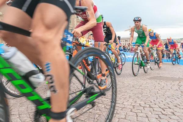 Lawrence Fanous (JOR) no ciclismo no Mens ITU Triathlon e — Fotografia de Stock